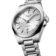 Cassa in acciaio inossidabile da 42 mm del Tag Heuer Pilot Chronograph con lunetta con regolo calcolatore e cinturino in acciaio